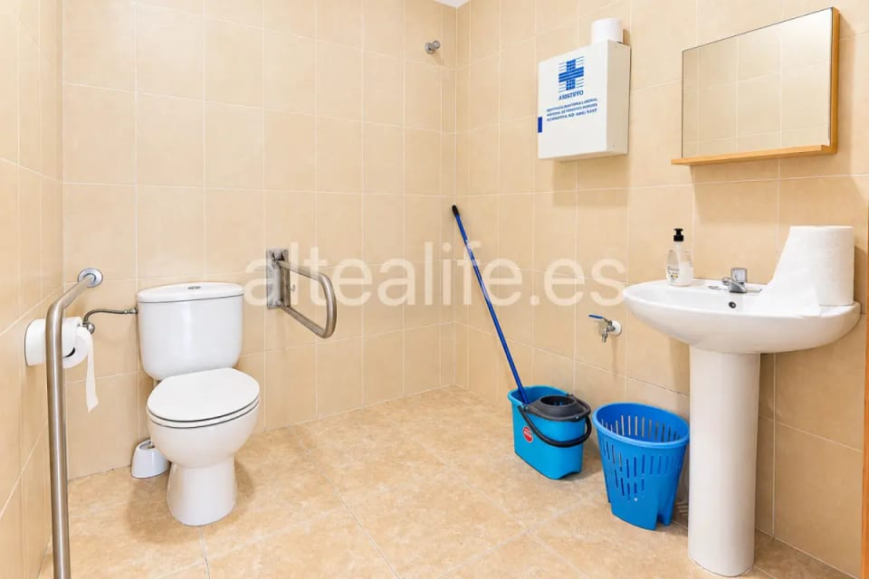 Alquiler de local Comercial de 310 m2 y amplios escaparates en Altea (9/17)