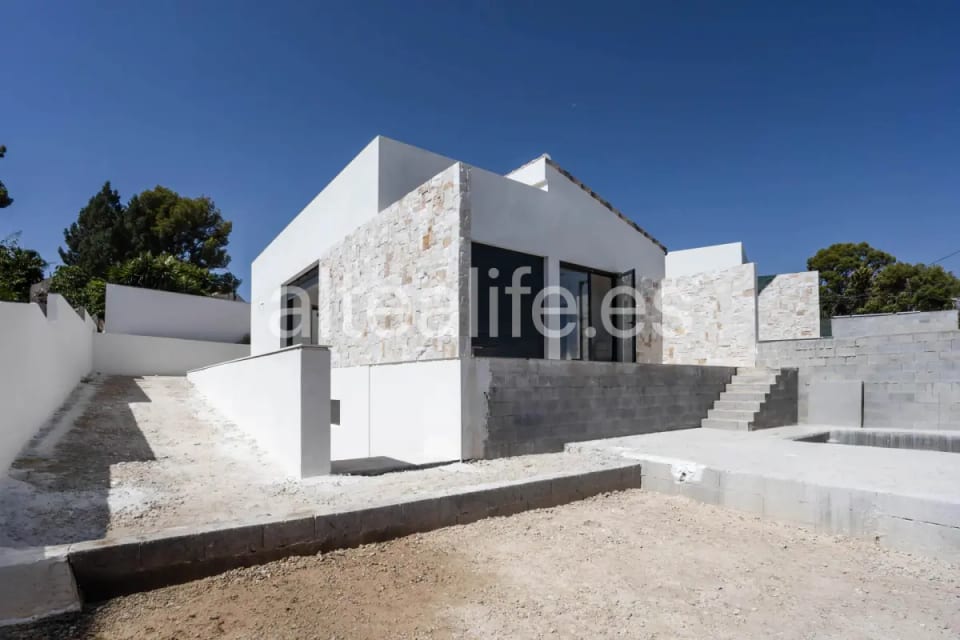 Villa Moderna de Obra Nueva con Piscina, Jardín y Vistas en La Nucía (19/30)