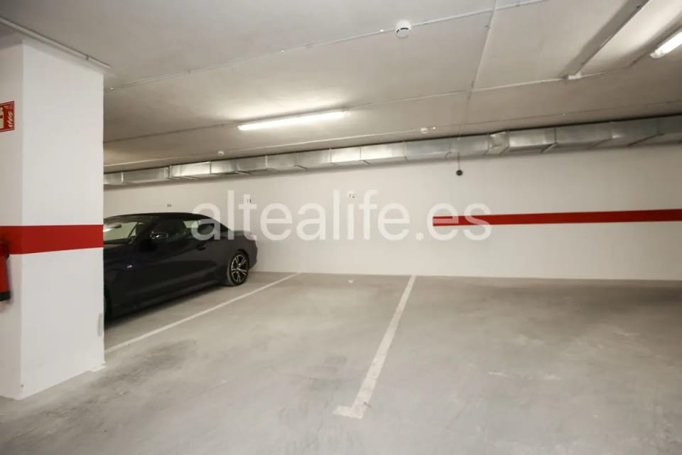 Apartamento con Garaje y a 2 minutos de la Playa en el centro de Altea (27/30)