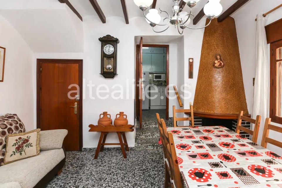 Casa de Pueblo en venta en Polop con Garaje y Buhardilla | Gran potencial en Casco Antiguo (13/30)