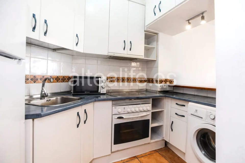 Apartamento Bajo en Primera Linea de Playa en la zona de Cap Negret (15/30)