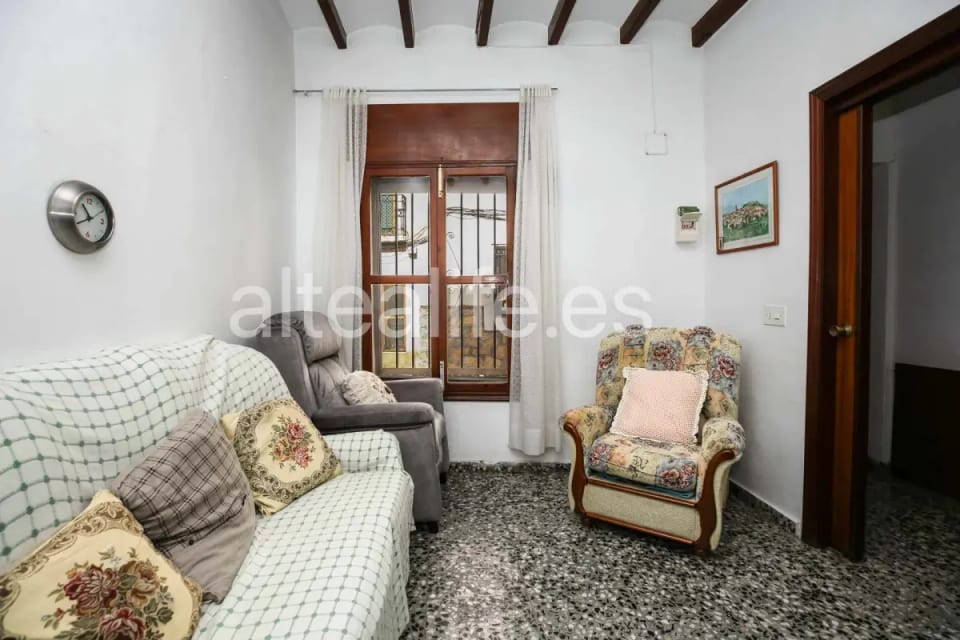 Casa de Pueblo en venta en Polop con Garaje y Buhardilla | Gran potencial en Casco Antiguo (7/30)