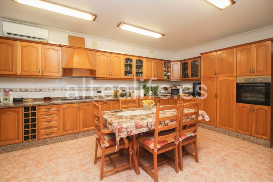 Gran Villa con Apartamento en la zona del Albir (8/30)