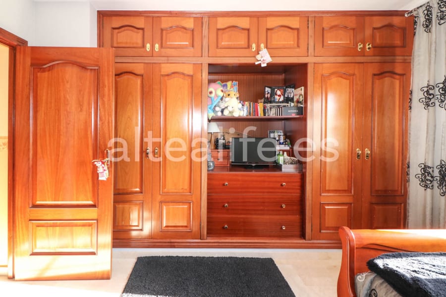 Villa con Apartamento Independiente en Bello Horizonte (27/30)
