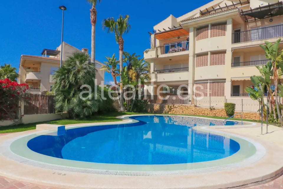 Apartamento con vistas al mar en Isla de Altea | Terraza, garaje y piscina (21/28)