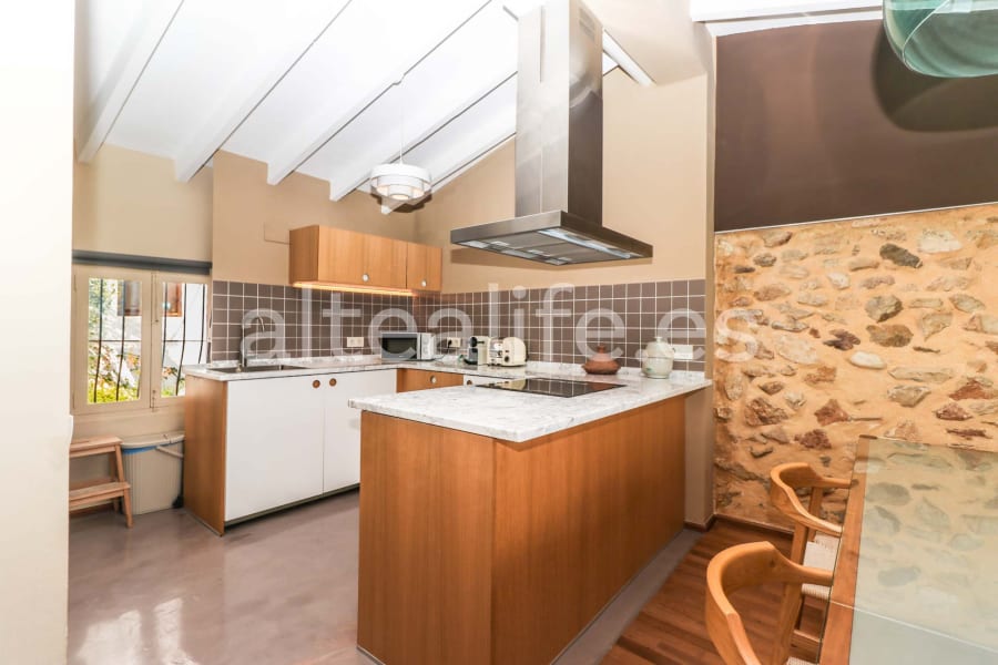 Casa de Pueblo con 2 Apartamentos y Vistas al Mar en el Casco Antiguo (14/30)