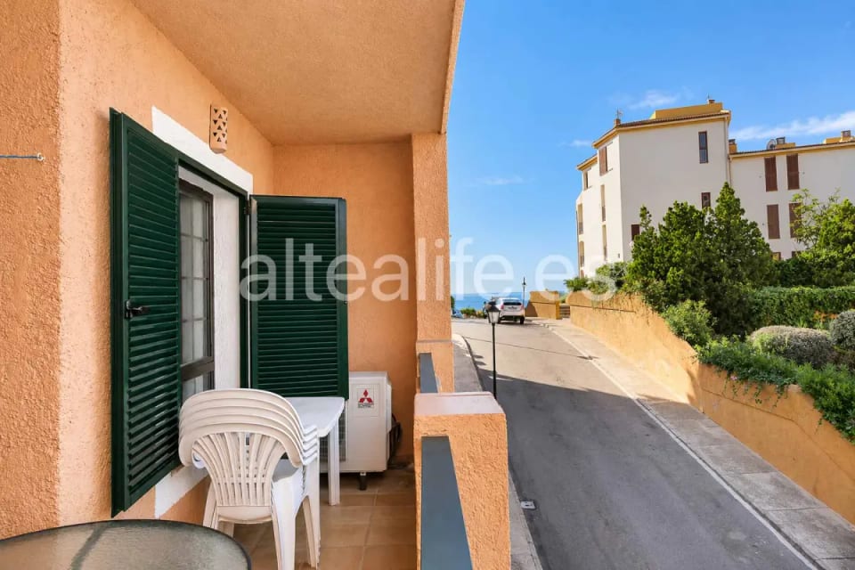 Apartamento Reformado en alquiler con Terraza y Piscina Comunitaria en Mascarat Altea (6/30)