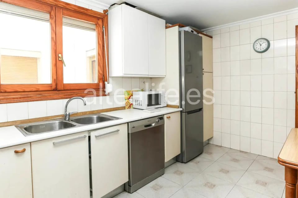 Apartamento Amplio en Venta en el Centro de Polop con Ascensor y Balcones (17/30)