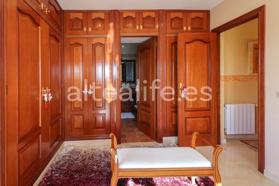 Villa con Apartamento Independiente en Bello Horizonte (26/30)