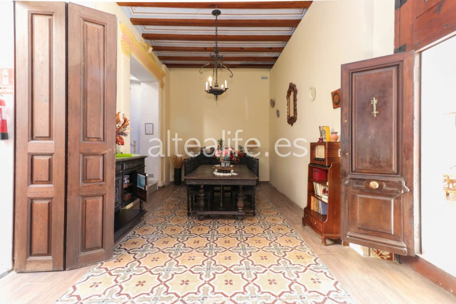 Casa de Pueblo con Piscina y Jardines en la zona de la Estación de Tren (5/30)