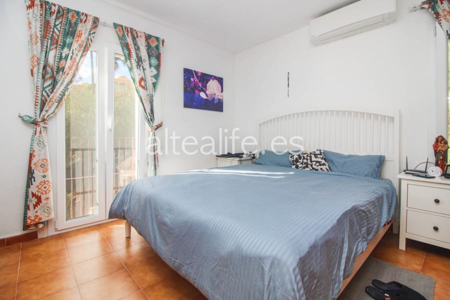 Villa con 3 Dormitorios y Piscina Privada en la Urb. Santa Clara (26/30)
