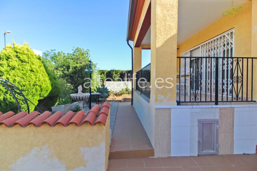 Villa con Jardín y Terrazas en la zona de Bello Horizonte (25/30)