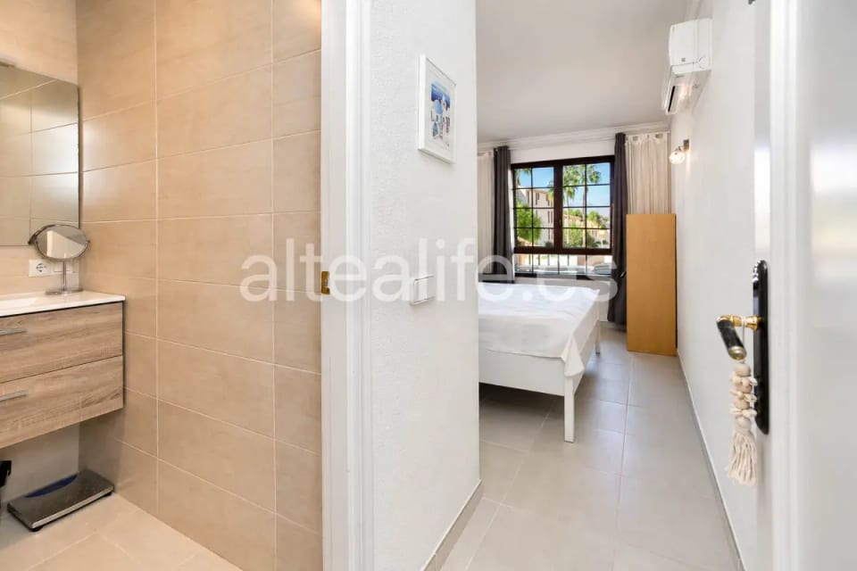 Apartamento Reformado en alquiler con Terraza y Piscina Comunitaria en Mascarat Altea (21/30)