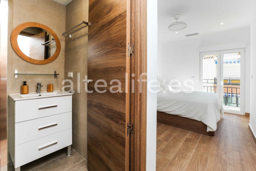 Apartamento con 2 Dormitorios en la zona de Avenida La Nucía (8/24)