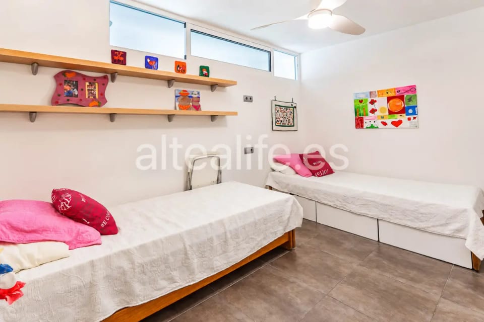 Apartamento reformado en primera línea de playa con parking en Cap Negret Altea (24/30)