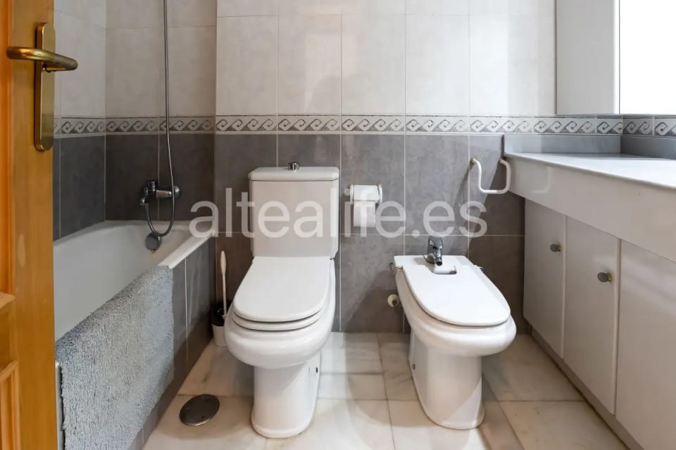Larga Estancia | Apartamento en Primera Línea de Mar en la zona de Cap Negret (23/30)