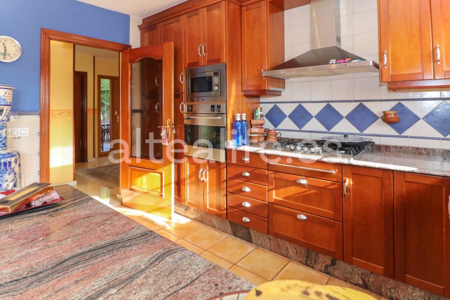 Villa con Apartamento Independiente en Bello Horizonte (16/30)