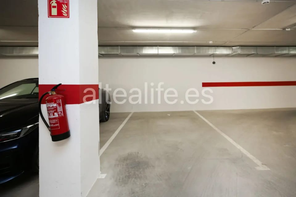 Apartamento con Garaje y a 2 minutos de la Playa en el centro de Altea (26/30)