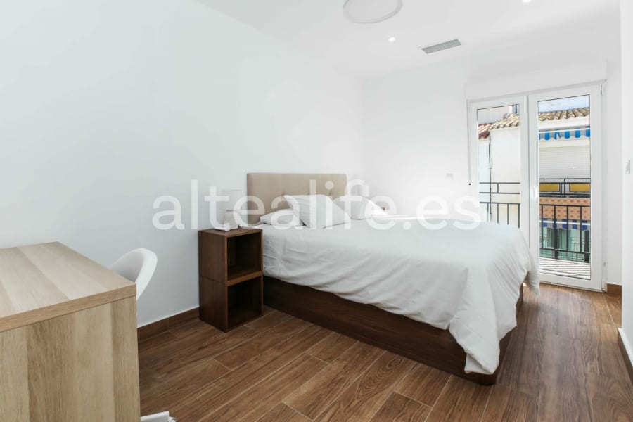 Apartamento con 2 Dormitorios en la zona de Avenida La Nucía (10/24)
