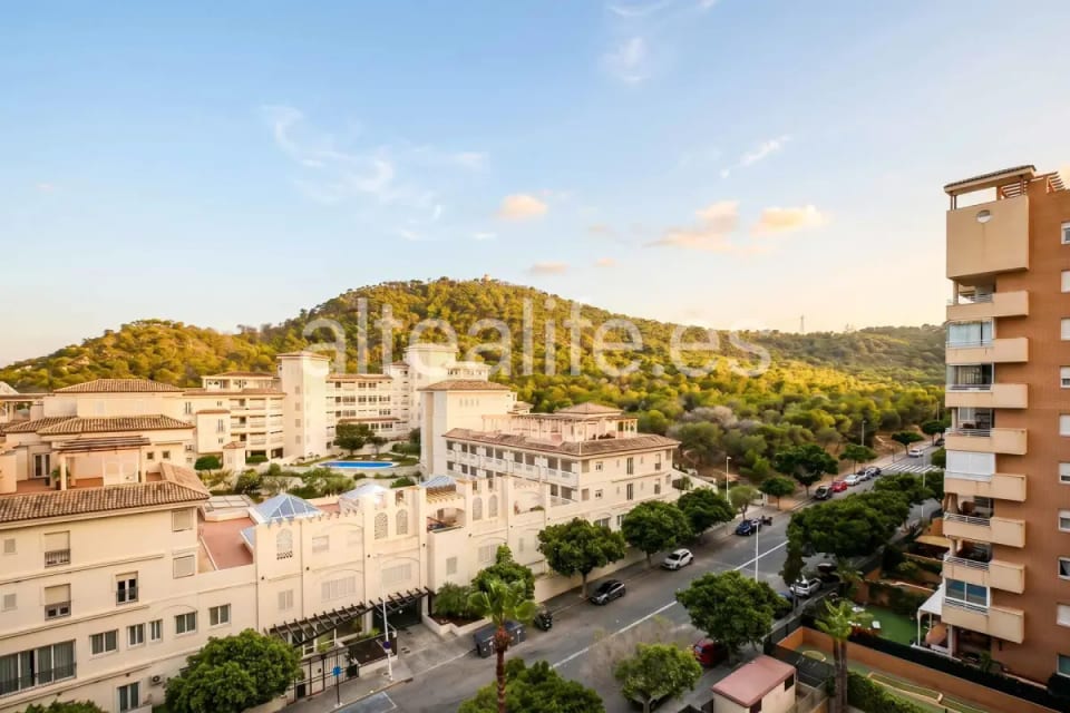 Apartamento en Venta en Cala de Finestrat con Terraza, Garaje y Vistas al Mar (27/30)