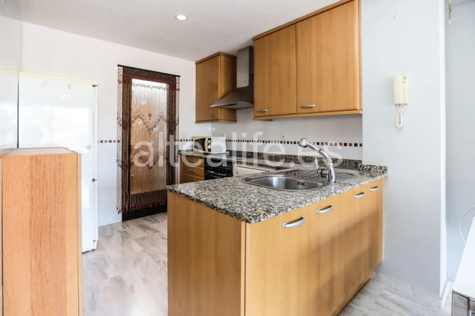 Apartamento en Venta en Cala de Finestrat con Terraza, Garaje y Vistas al Mar (16/30)