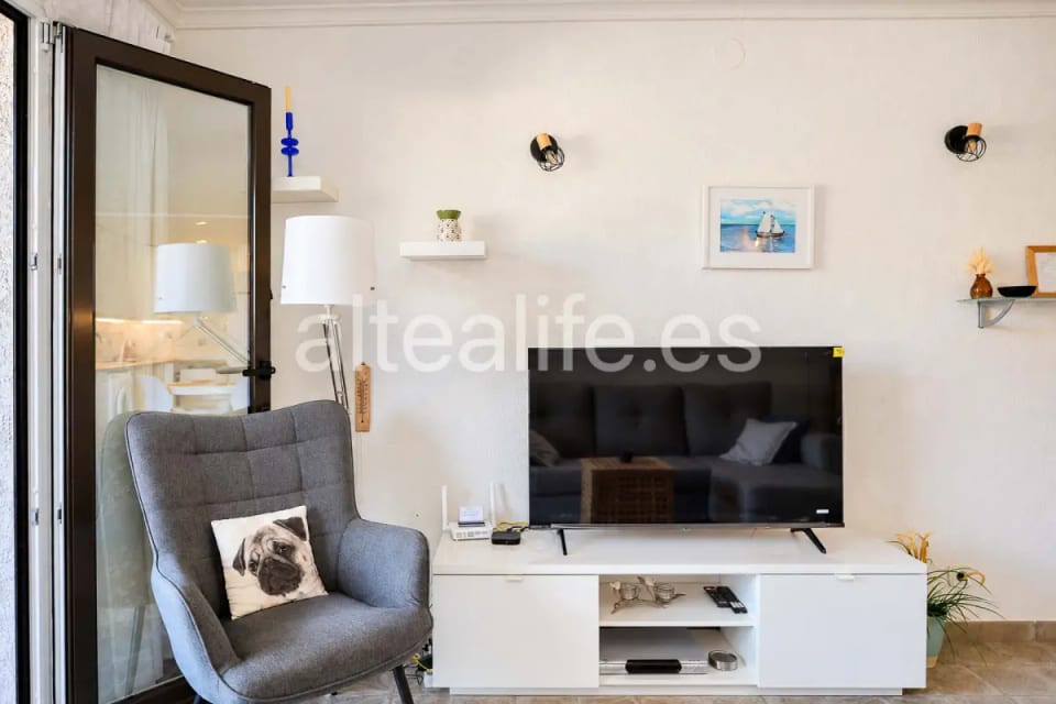Apartamento Reformado en alquiler con Terraza y Piscina Comunitaria en Mascarat Altea (10/30)