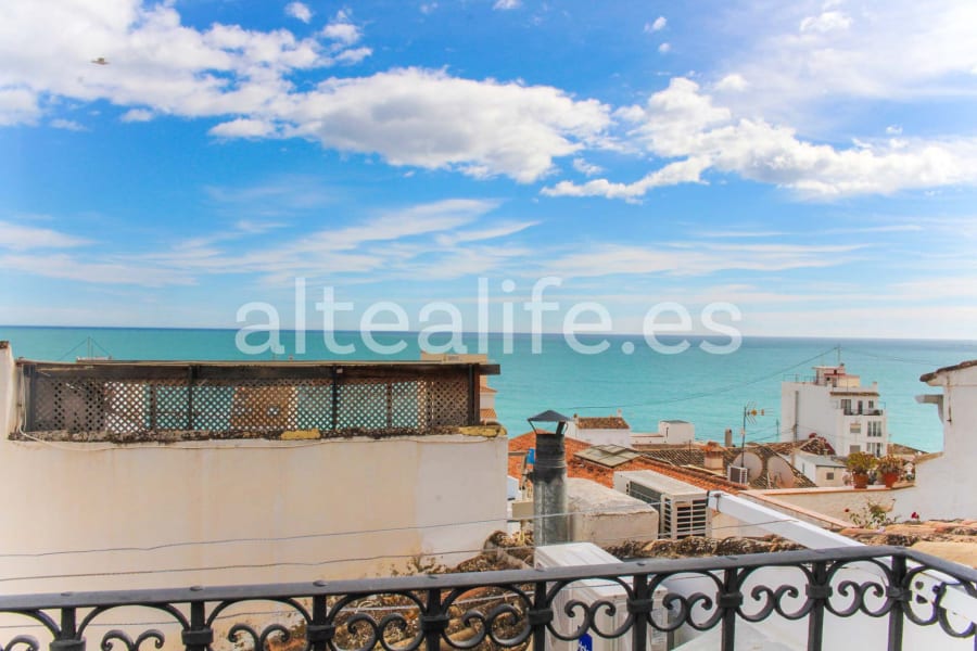Casa de Pueblo con 2 Apartamentos y Vistas al Mar en el Casco Antiguo (27/30)