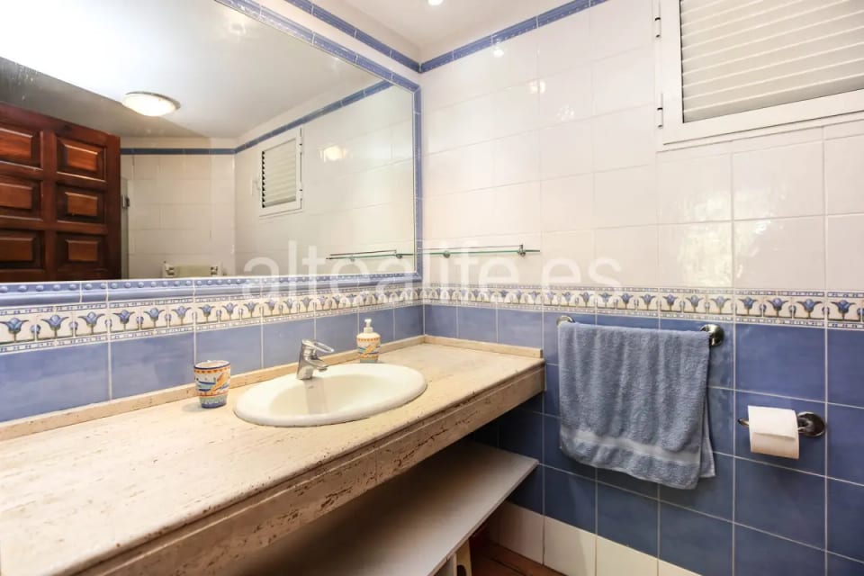 Apartamento Bajo en Primera Linea de Playa en la zona de Cap Negret (25/30)
