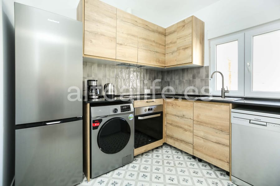 Apartamento con 2 Dormitorios en la zona de Avenida La Nucía (5/24)