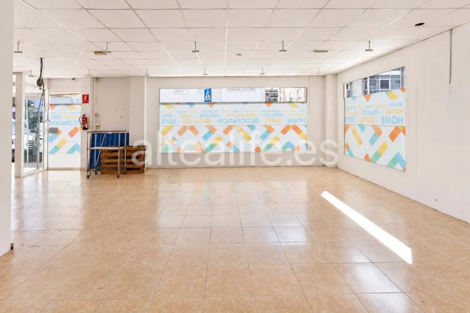 Alquiler de local Comercial de 310 m2 y amplios escaparates en Altea (16/17)