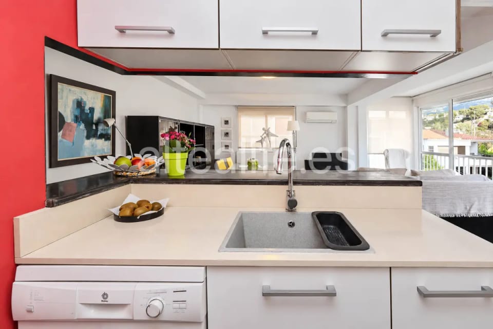 Apartamento reformado en primera línea de playa con parking en Cap Negret Altea (14/30)