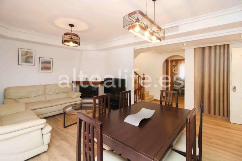 Villa de 3 Dormitorios con Terraza en El Tossal (9/30)