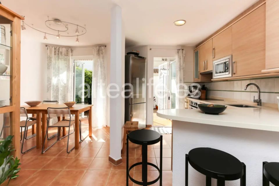 Bungalow en Esquina en Venta en La Nucía | Terrazas, Solárium y Piscina (15/30)