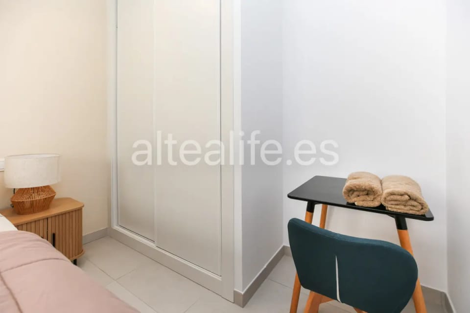 Apartamento con Garaje y a 2 minutos de la Playa en el centro de Altea (18/30)