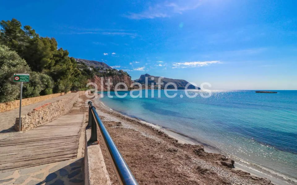 Apartamento con vistas al mar en Isla de Altea | Terraza, garaje y piscina (26/28)