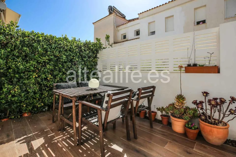 Bungalow en Esquina en Venta en La Nucía | Terrazas, Solárium y Piscina (20/30)