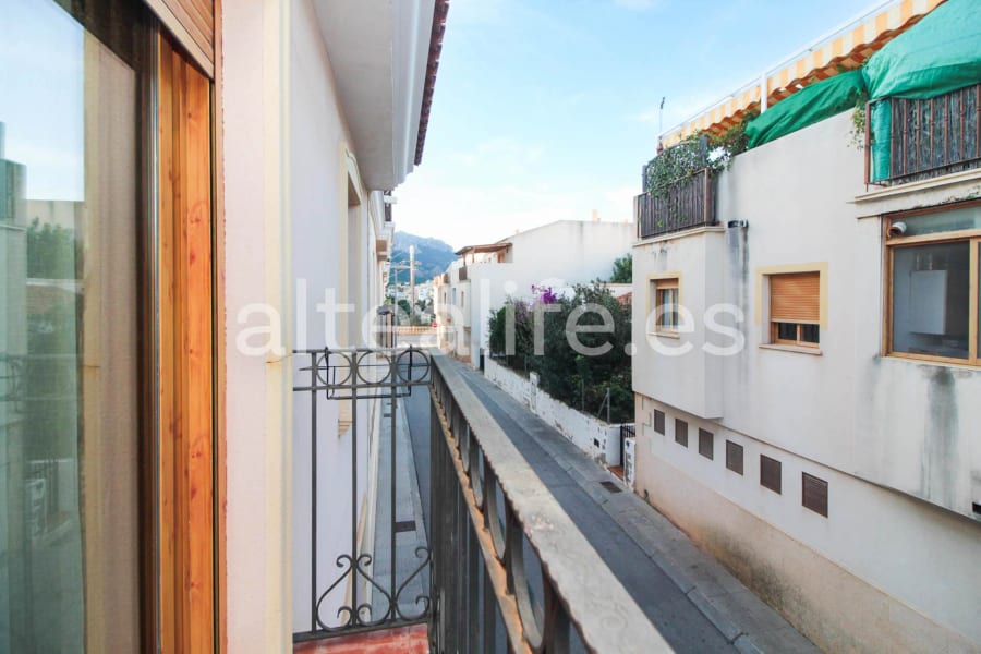 Amplia Casa de Pueblo con Terraza en el pueblo de La Nucía (5/30)