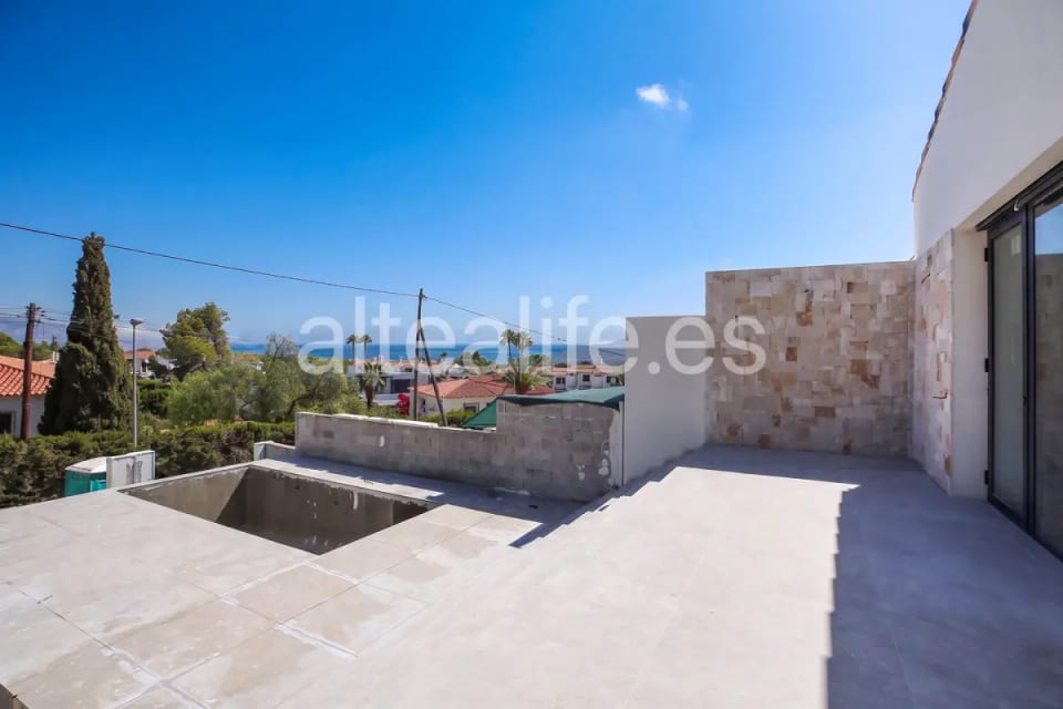 Villa de Obra Nueva en la Nucía con Piscina Privada y Vistas al Mar (15/30)