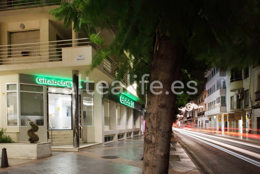 Local Comercial con Grades Escaparates en Centro de Altea (9/9)