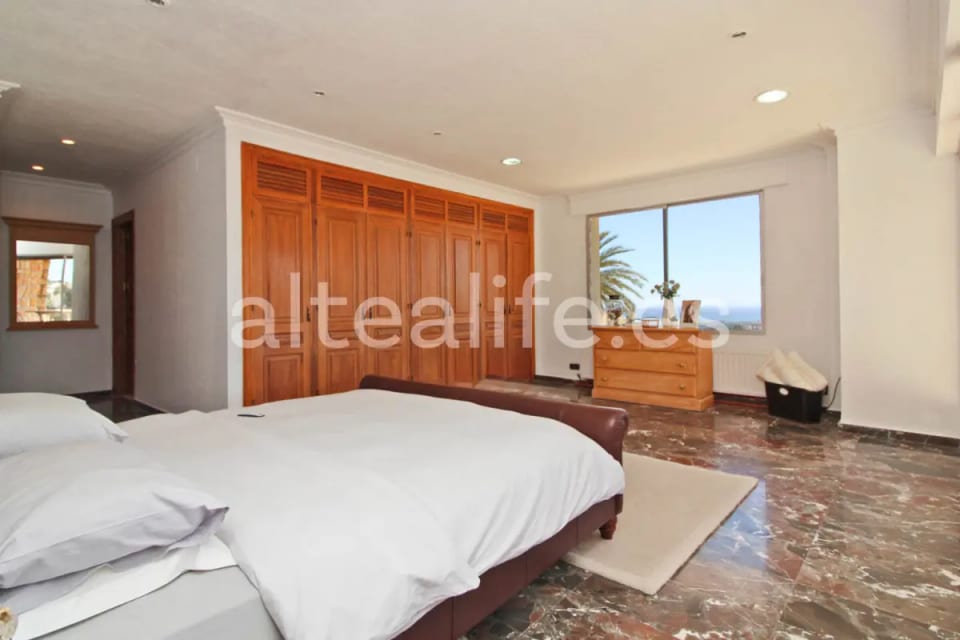 Villa con Piscinas, Vistas y Amplias Terrazas en La Nucía (26/30)