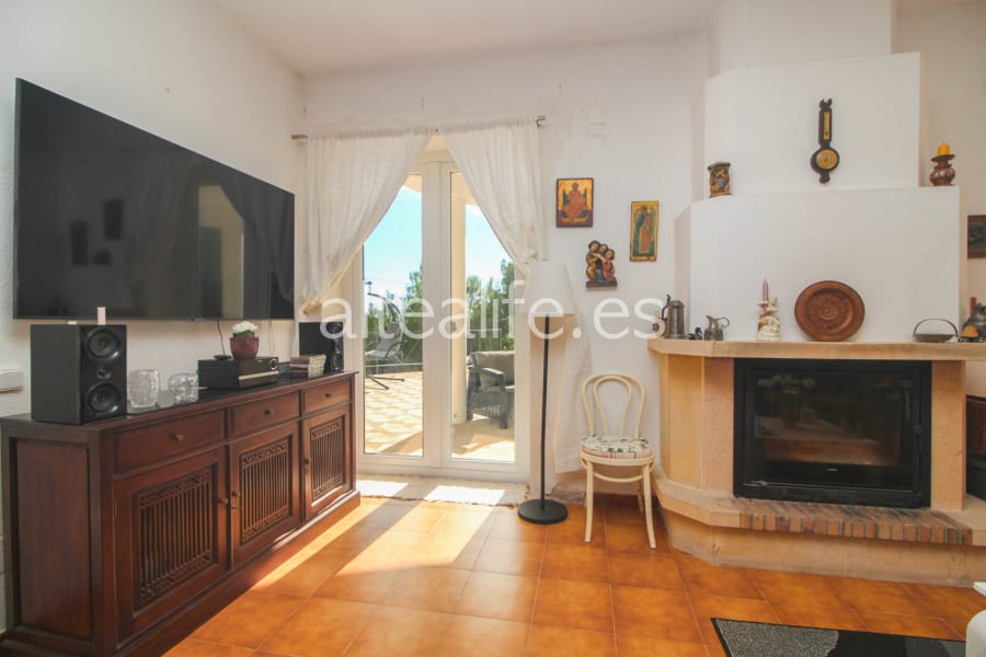 Villa con 3 Dormitorios y Piscina Privada en la Urb. Santa Clara (13/30)