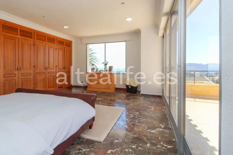 Villa con Piscinas, Vistas y Amplias Terrazas en La Nucía (23/30)