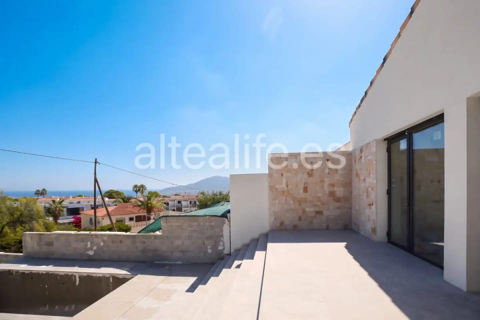 Villa de Obra Nueva en la Nucía con Piscina Privada y Vistas al Mar (21/30)