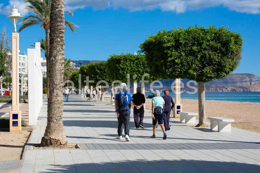 Local Comercial de 90 m2 en la zona del Puerto de Altea (10/10)