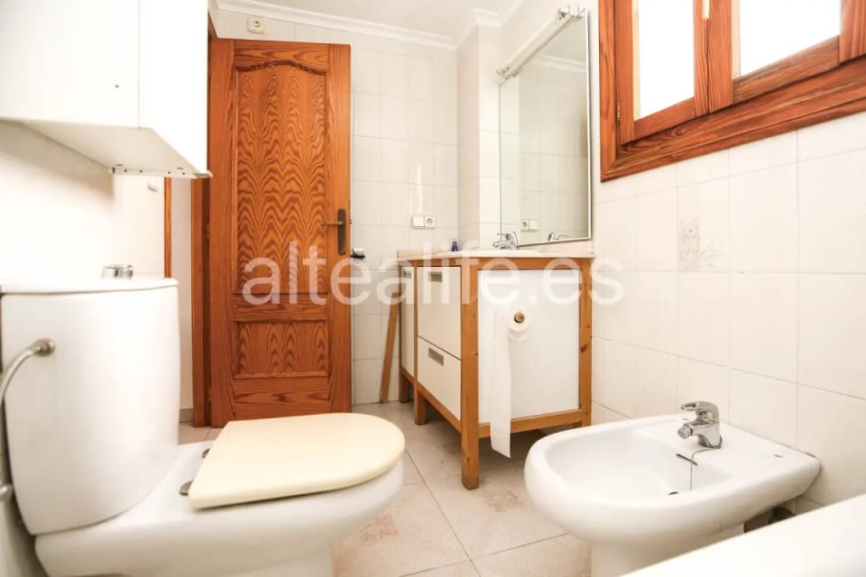 Apartamento Amplio en Venta en el Centro de Polop con Ascensor y Balcones (26/30)