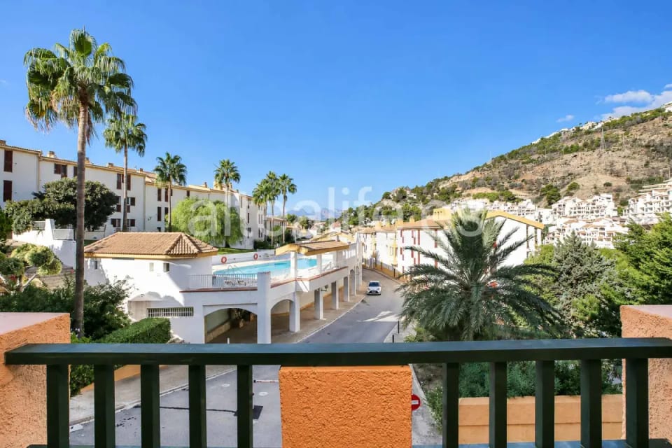 Apartamento Reformado en alquiler con Terraza y Piscina Comunitaria en Mascarat Altea (5/30)