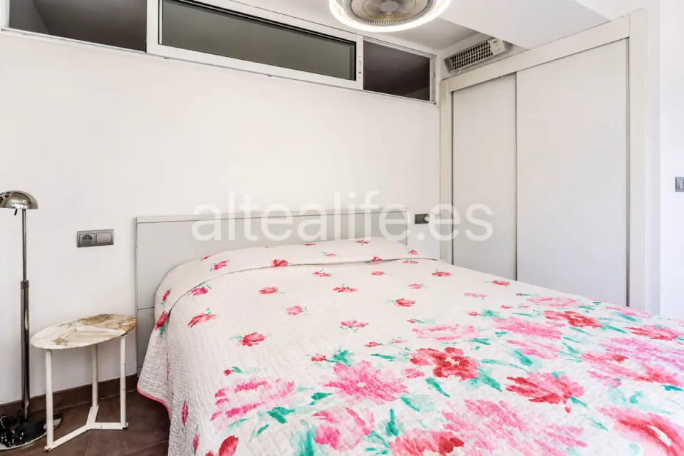 Apartamento reformado en primera línea de playa con parking en Cap Negret Altea (19/30)