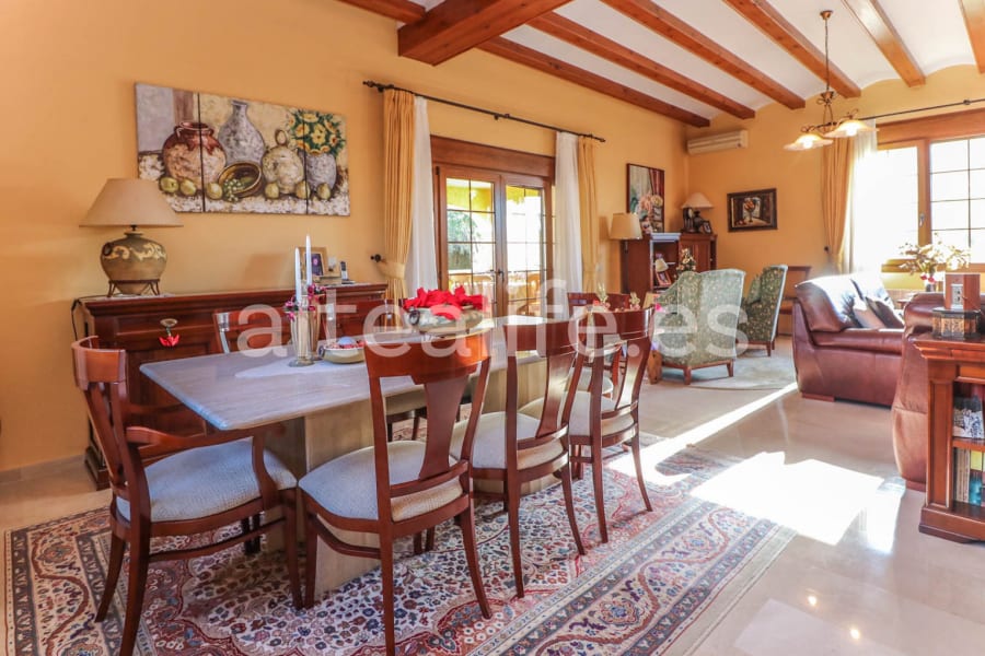 Villa con Apartamento Independiente en Bello Horizonte (13/30)