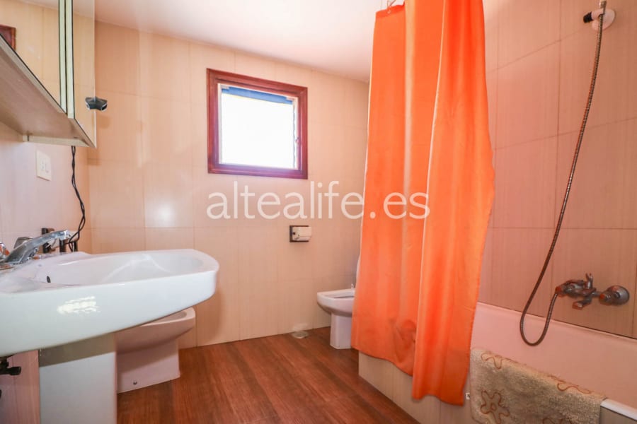 Villa con Piscina y Pista de Tenis en La Olla de Altea | 3 Parcelas y Vistas al Mar (23/30)
