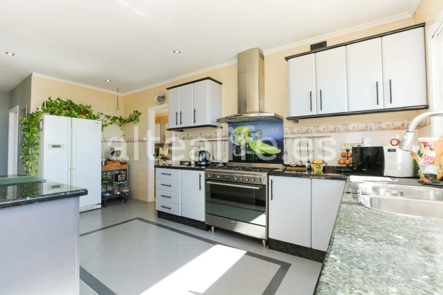 Villa con Piscina Privada y Vistas al Mar en Sierra de Altea (28/30)